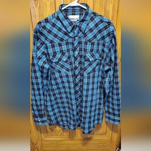 wrangler pearl snap long sleeve shirt.  Xlt